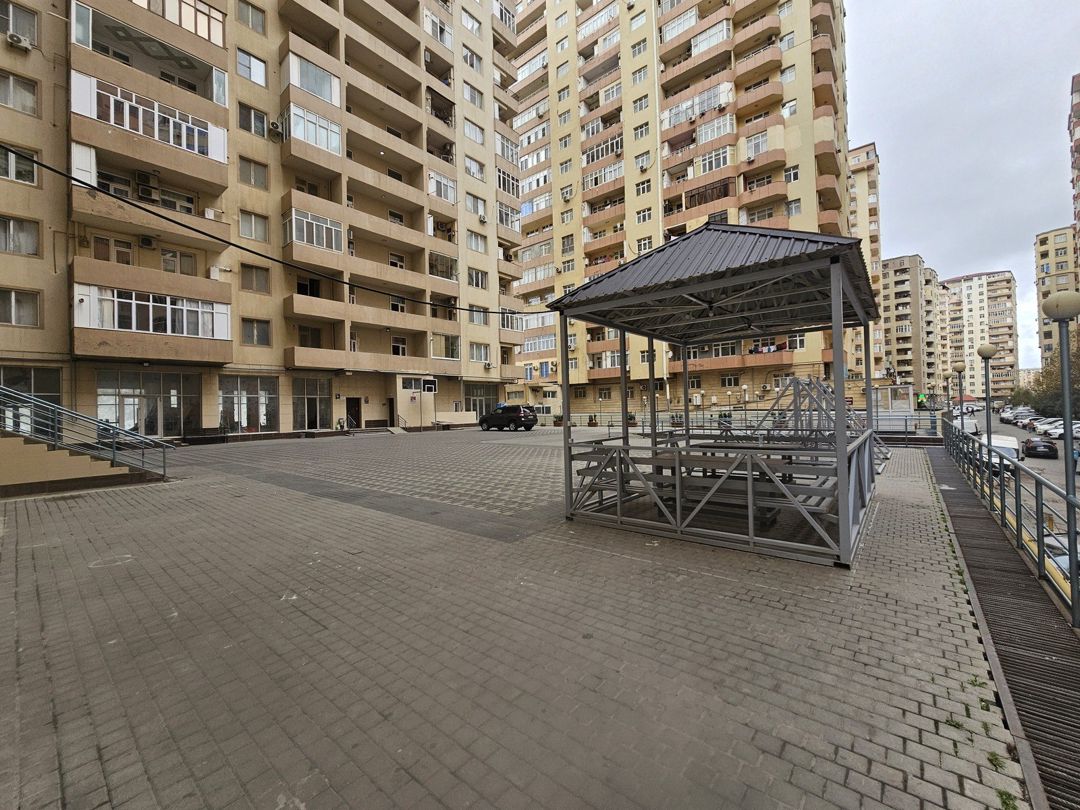 Satılır obyekt 780 m² — Əmlak, Bakı