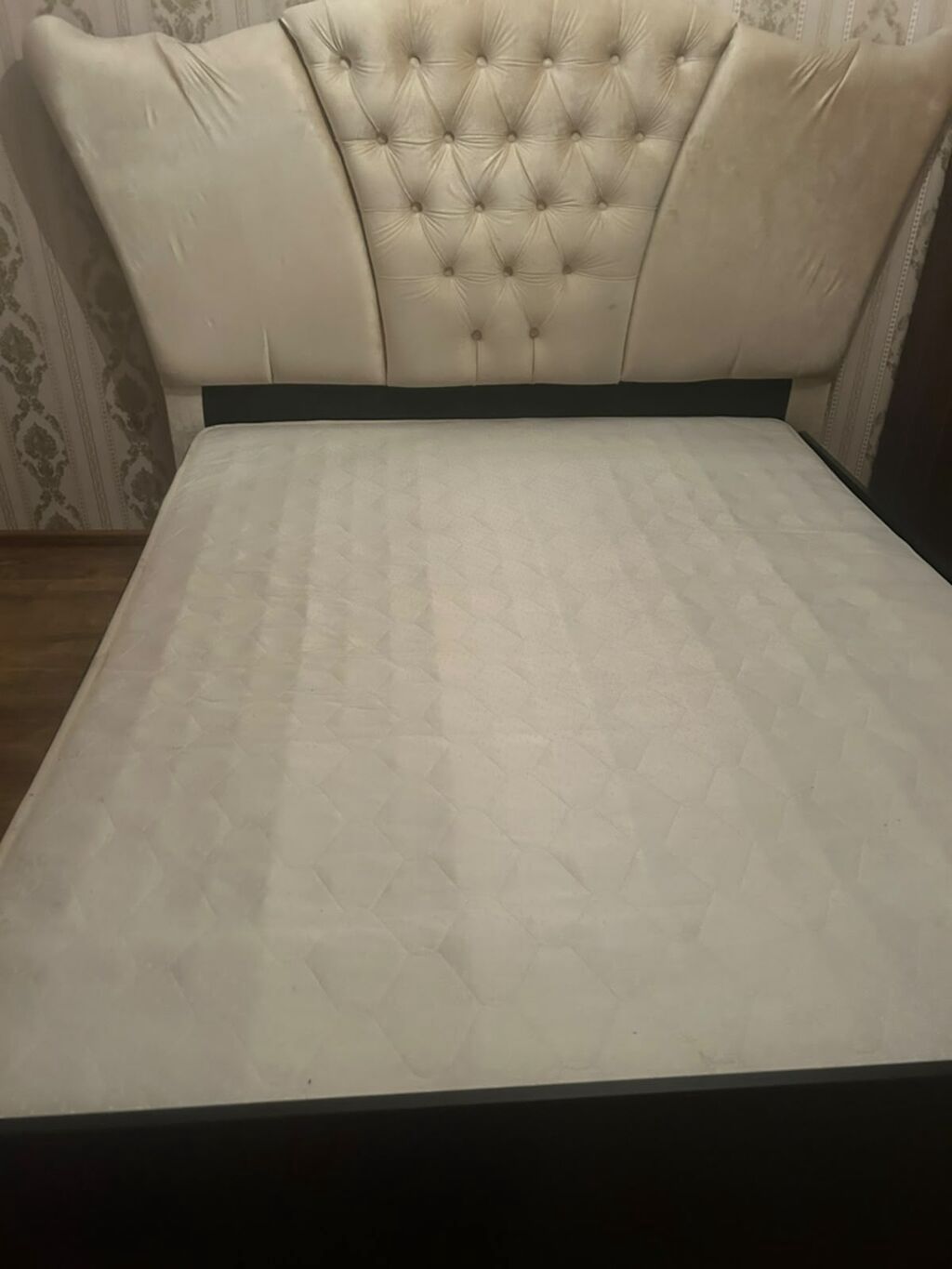 Mebel: iki nəfərlik çarpayı və matras - Ölçü: təxmini 160x200 sm — Mebel, Qobu