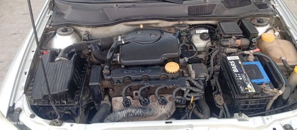 Opel Astra Caravan (universal) – gümüş rəng • Kuzov: universal (5 — Avtomobillər, Masazır (4)