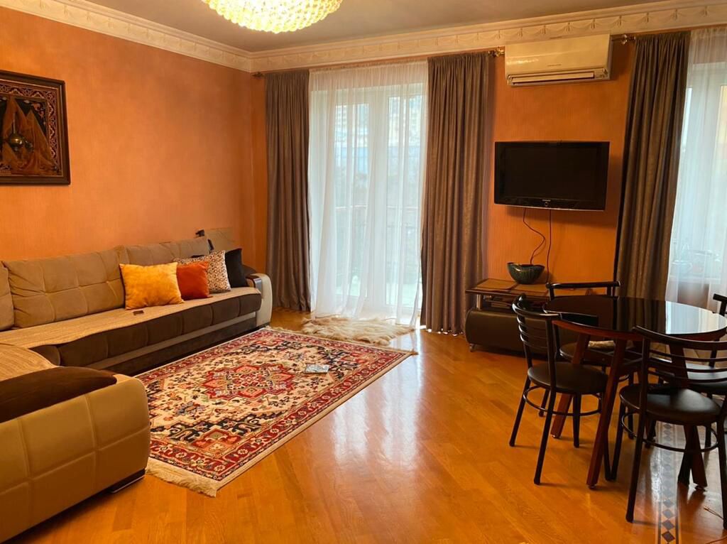 İcarəyə verilir 2 otaqlı köhnə tikili 56 m² — Mənzil, Bakı