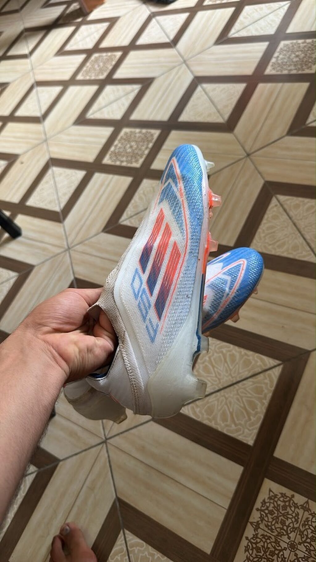 Məhsul: Futbol butsası (qazon üçün dişli) Model: Adidas X Speedflow