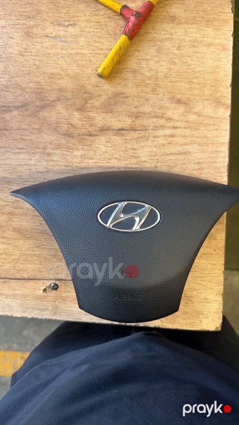 Hyundai Elantra airbag