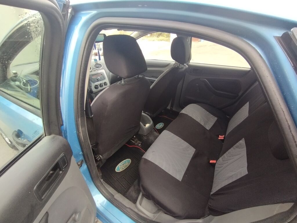 Ford Focus: 1.6 l | 2010 il 284360 km Sedan — Avto, Qobu (4)