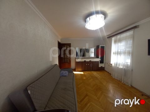 İcarəyə verilir 2 otaqlı köhnə tikili 60 m²