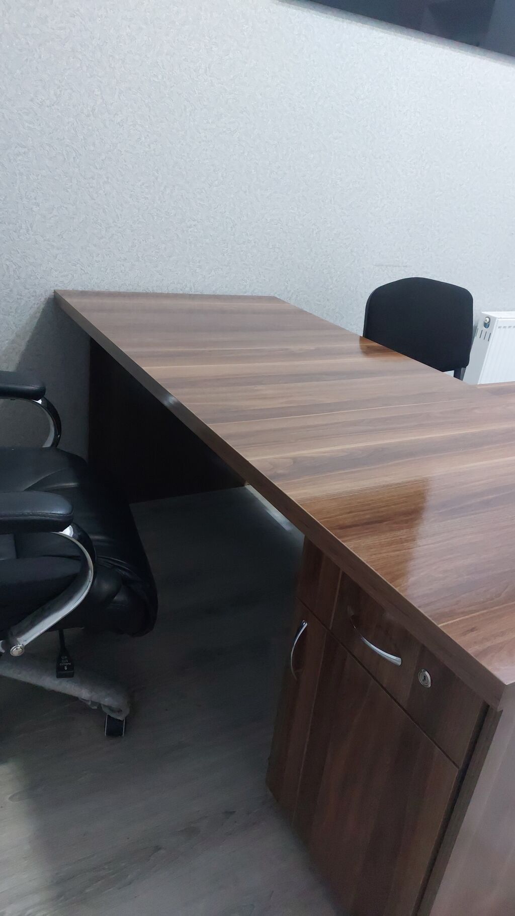 Ofis mebel dəsti – iş masasının komplekti. Az istifadə olunub. Təzədən — Ofis mebeli, Bakı (4)