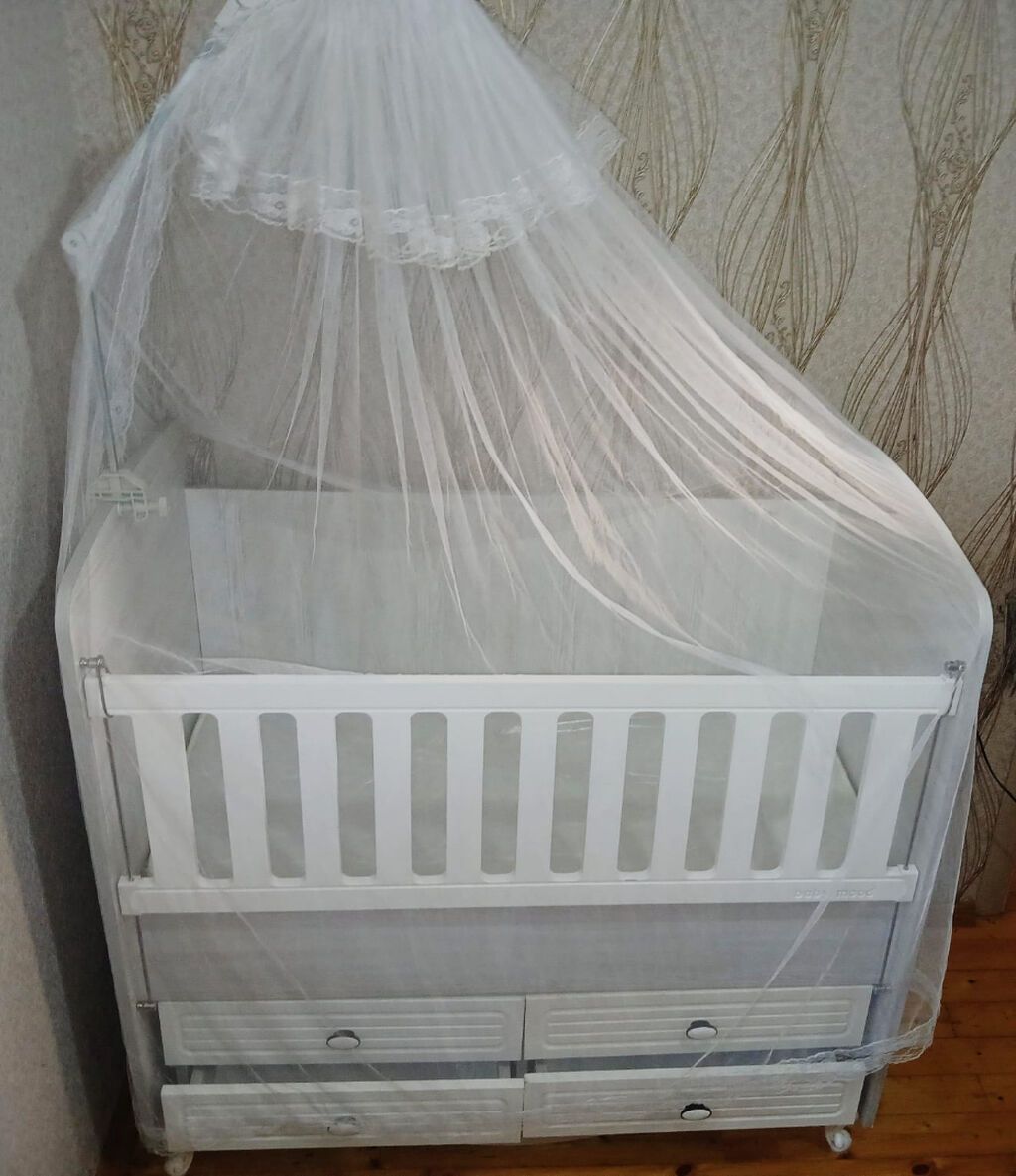 Oğlan və qız üçün, İşlənmiş, Dördbucaq, Beşik, Matras ilə, Yellənmə mexanizmi ilə — Mebel, Bakı (2)