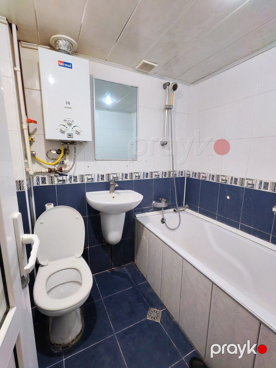 İcarəyə verilir 2 otaqlı köhnə tikili 72 m² — Mənzil, Bakı (9)