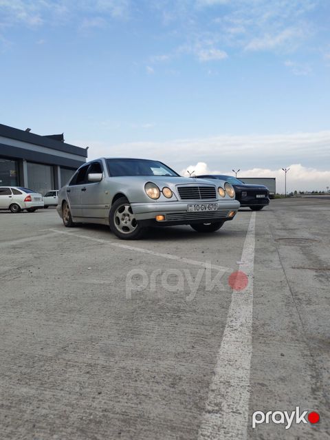 Avtomobil — Mercedes-Benz E-Class (W210) — Digah