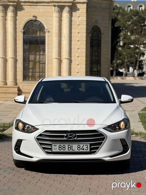 Hyundai Elantra: 1.6 l | 2018 il Sedan