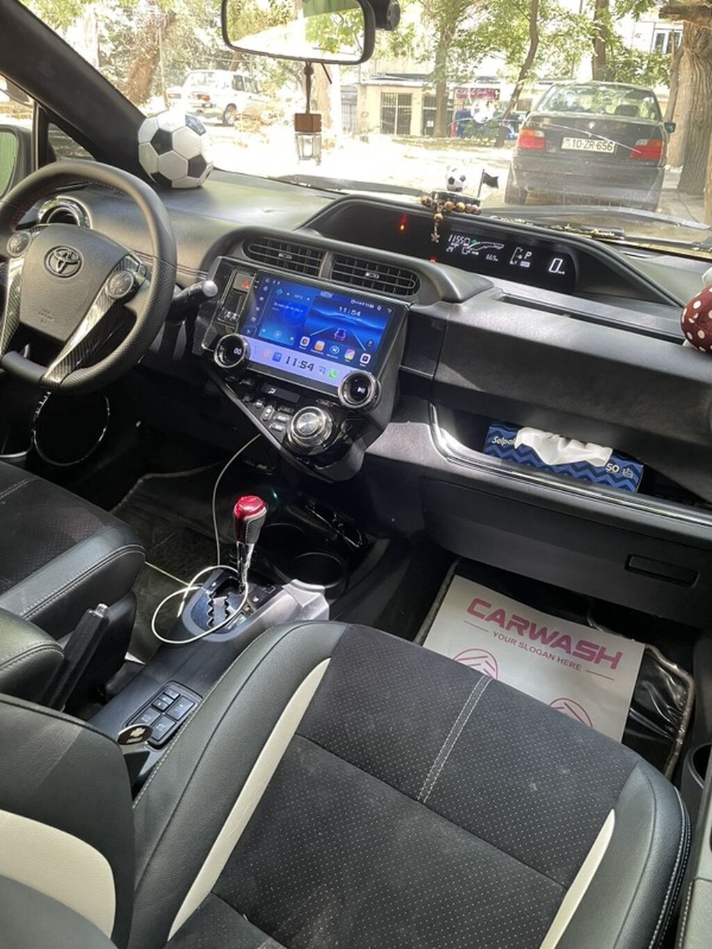 Toyota Aqua hibrid hetçbek - Korpus: 5 qapılı, qara rəng - Mühərrik — Avto, Bakı (9)