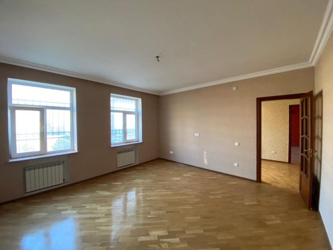 Satılır 6 otaqlı həyət evi/bağ evi 320 m² — Ev, villa, Bakı (5)