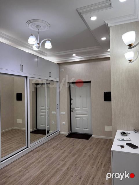 İcarəyə verilir 3 otaqlı yeni tikili 126 m²