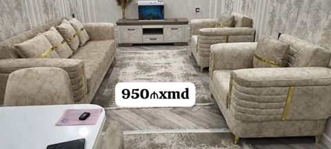 - Yumşaq mebel dəsti: 1 böyük divan + 2 ədəd kreslo - Rəng: bej