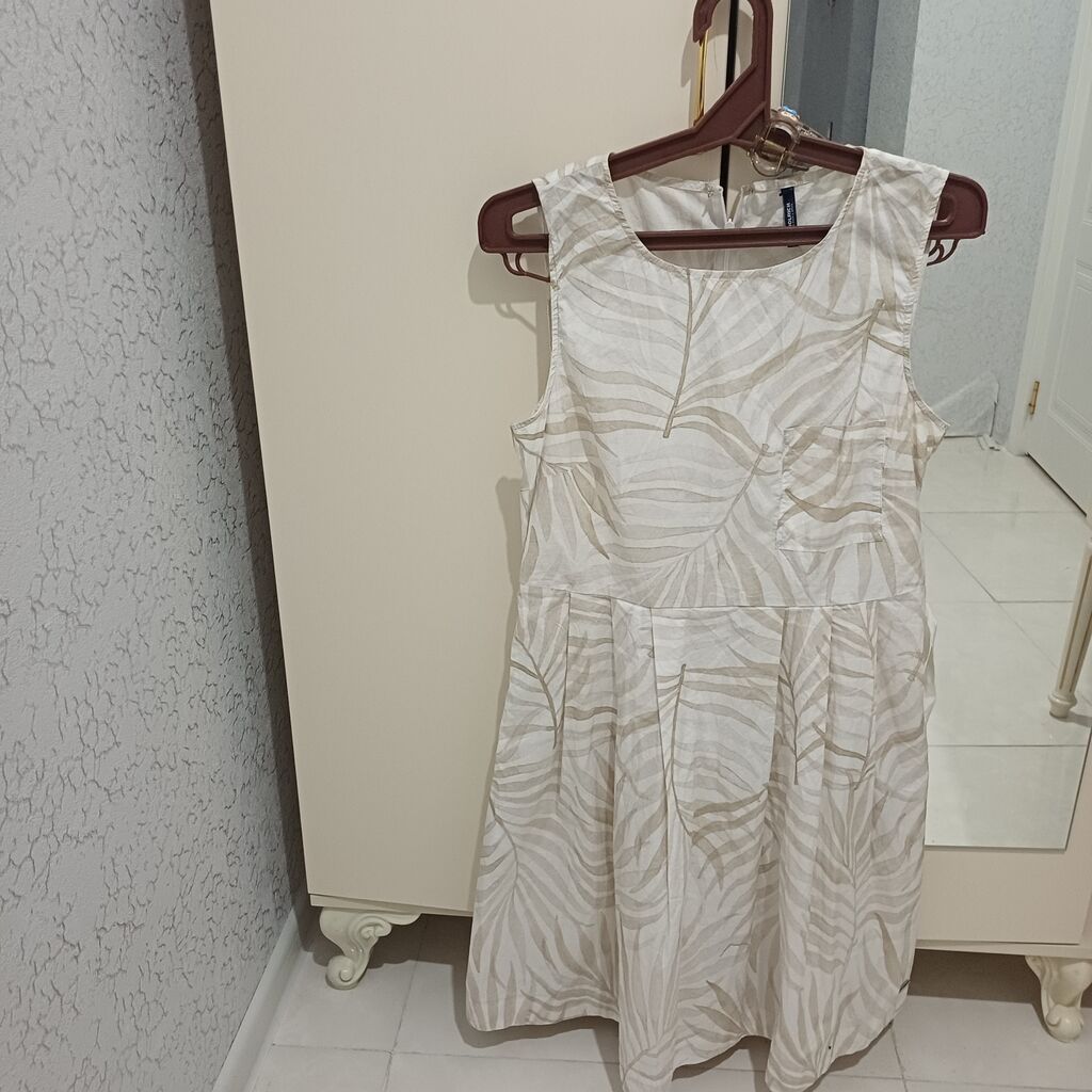 Açıq bej rəng palıd yarpağı/zolağı naxışlı yay donu - Model: qolsuz