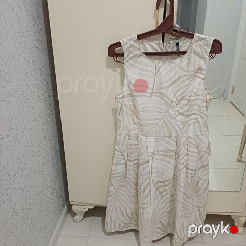 Açıq bej rəng palıd yarpağı/zolağı naxışlı yay donu - Model: qolsuz