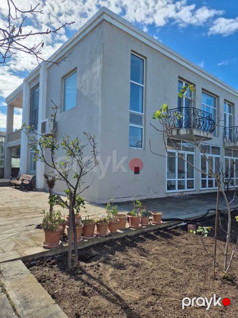 Satılır 6 otaqlı həyət evi/bağ evi 280 m²