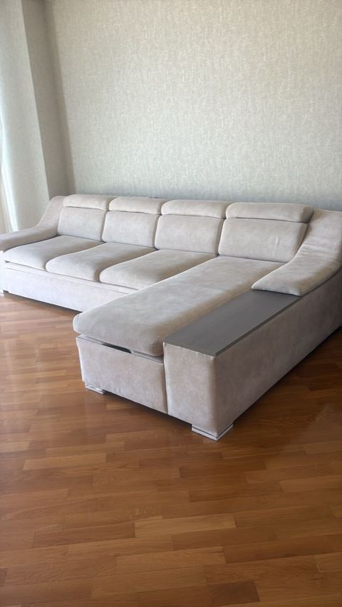 Divan – 550 AZN - Ölçü: 3 m x 1.70 m - Açılır mexanizmli, içində — ikinci el mallarin satisi — Furniture