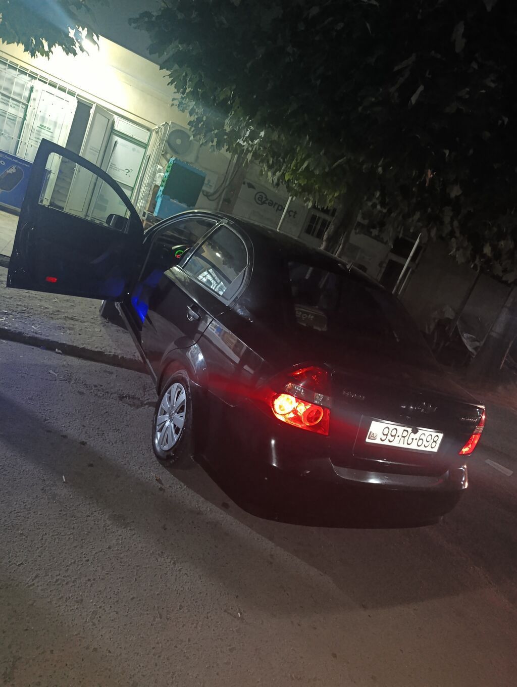 Chevrolet Aveo sedan – qara rəng, 4 qapı, AZ nömrə seriyası. - Gümüş — Avtomobillər, Balakən (5)