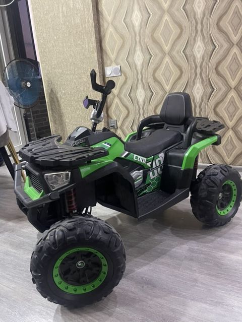 Uşaq üçün elektrikli ATV kvadrosikl 12 yaşa qədər Əla vəziyətdə!!!