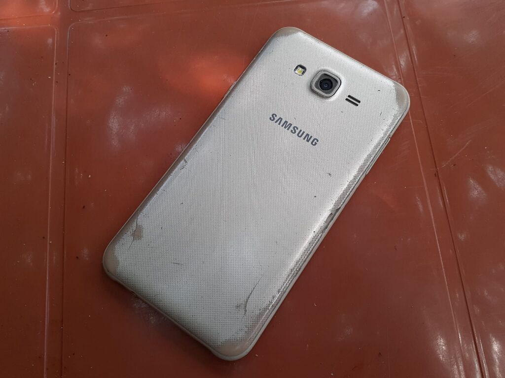 Samsung Galaxy J7 2018, 16 GB, rəng - Qızılı — Samsung, Gəncə (5)