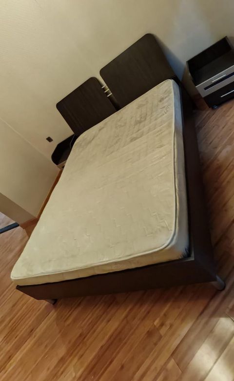 Taxt ölçüsü 2 /160 altı dikt +2 tumba daxil.baza yoxdur. Qiymət 165