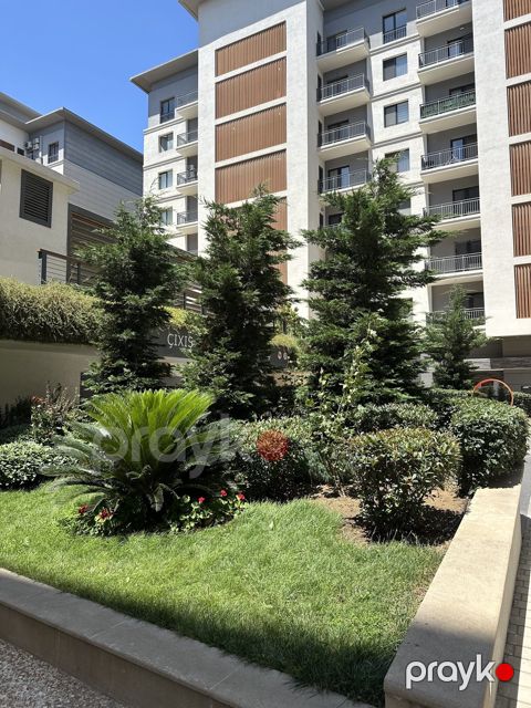 Satılır 3 otaqlı yeni tikili 100 m²