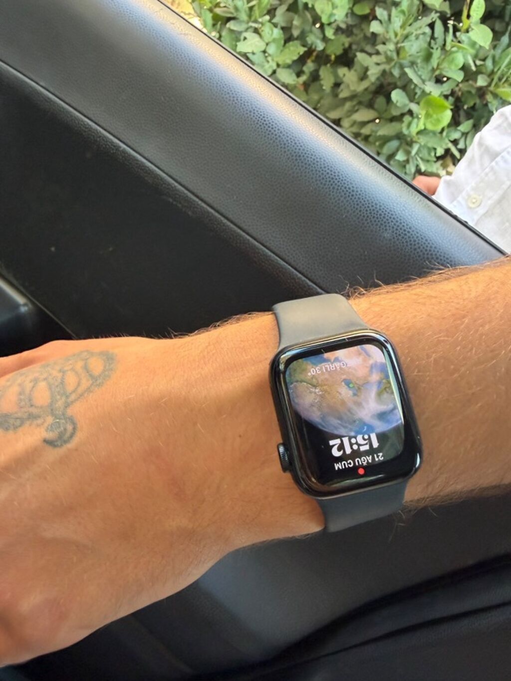 Salam 2aydı almışam 599azne.cızıq falan yoxdu . Apple Watch SE (2-ci