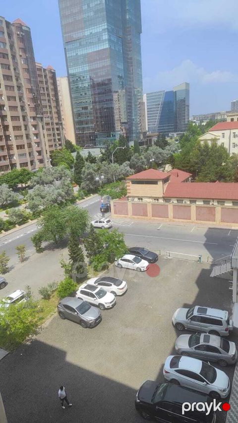 Satılır 3 otaqlı köhnə tikili 90 m²