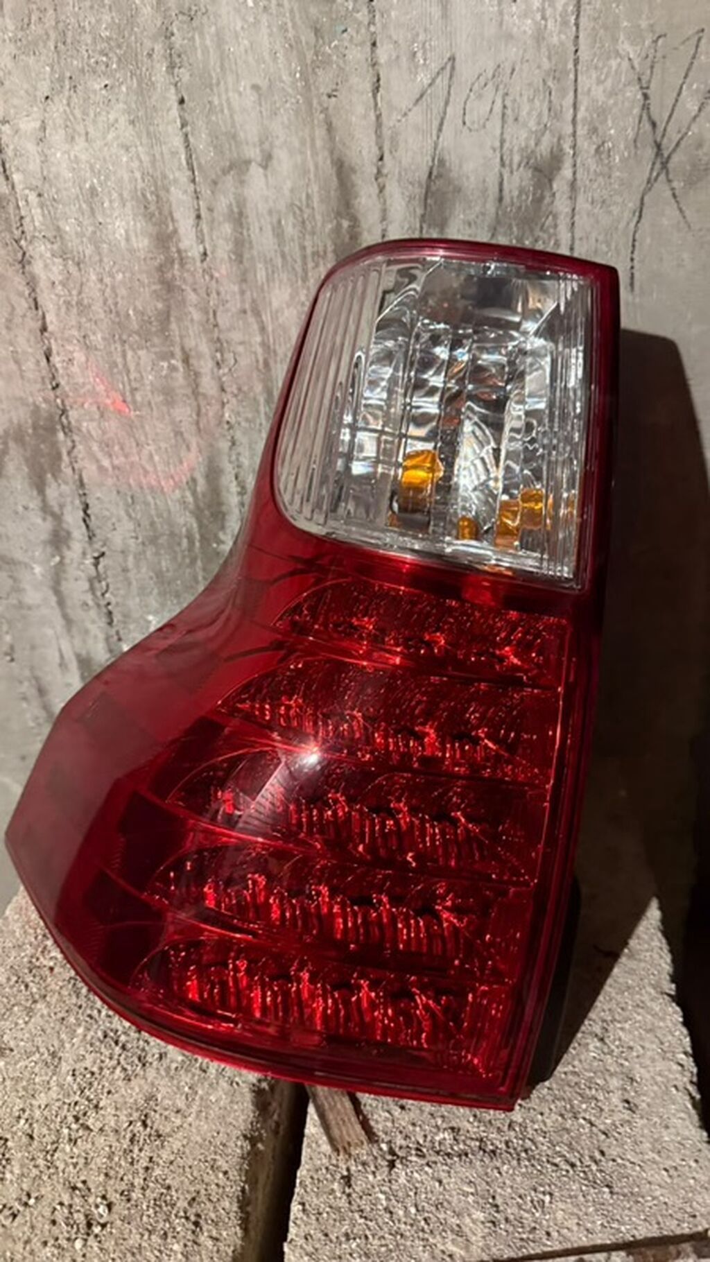 Toyota Land Cruiser Prado üçün arxa sağ stop‑lampa (tail light) — Ehtiyat hissələri, Bakı (2)