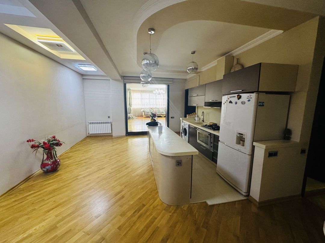 Satılır 4 otaqlı yeni tikili 200 m² — Mənzil, Bakı (3)