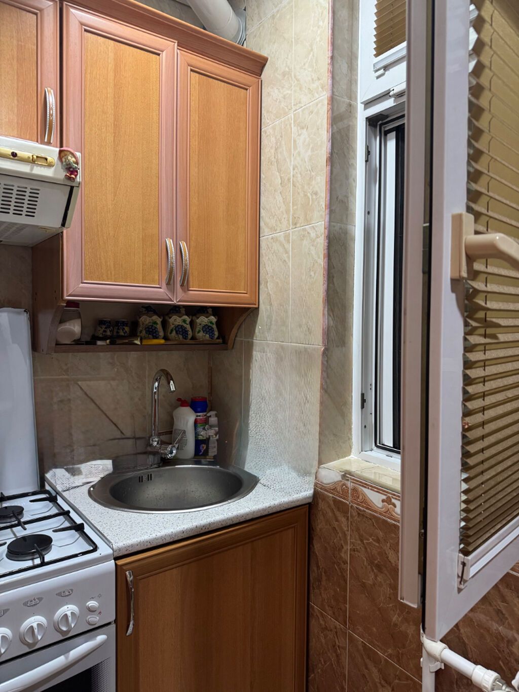 Ishlenmish kuxna qarnituru, normal veziyyetdedir — Mebel, Bakı (2)