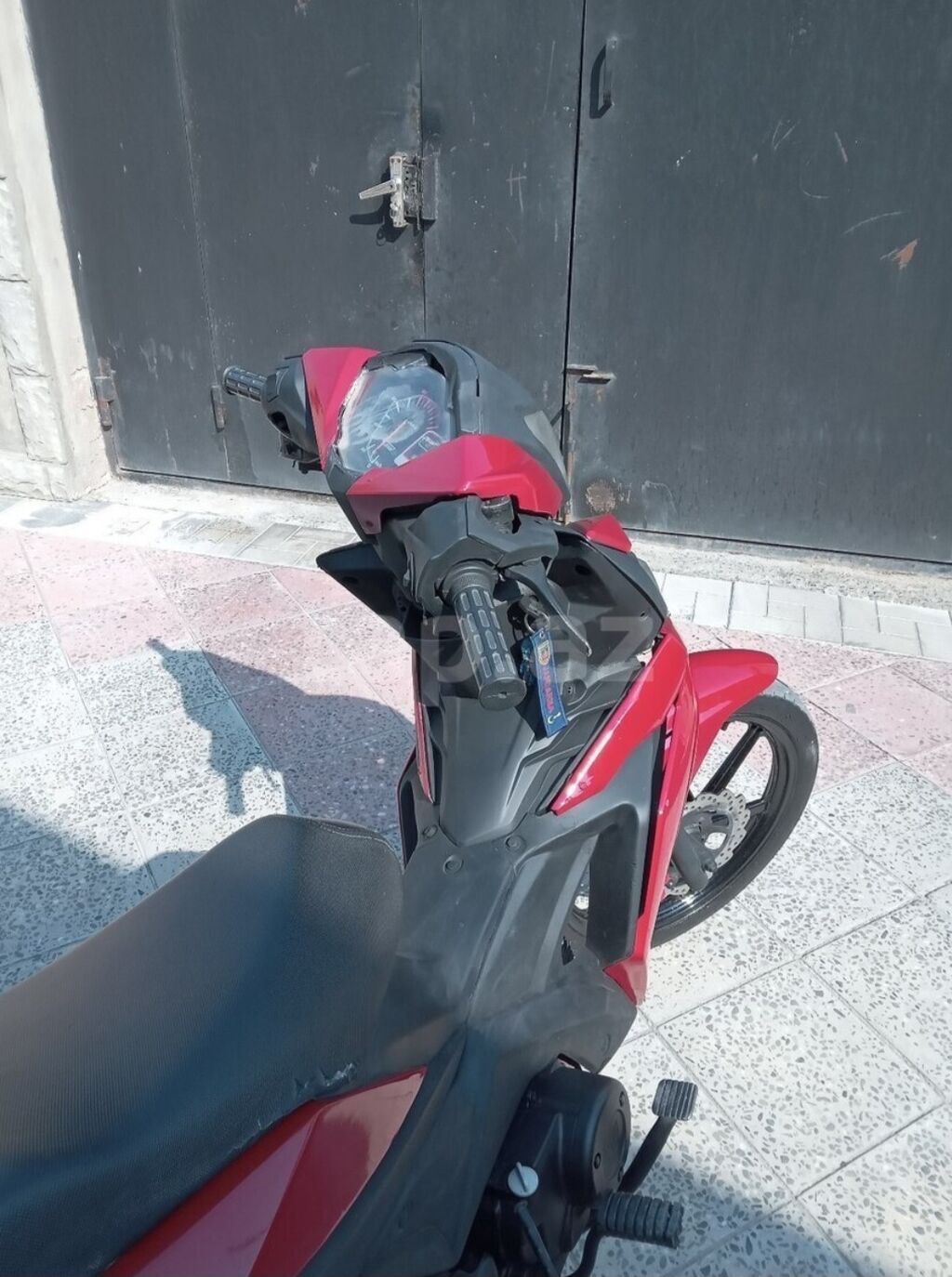 Qırmızı rəngli şəhər tipli skuter/moped - Agressiv dizaynlı — Avto, Xaçmaz (7)