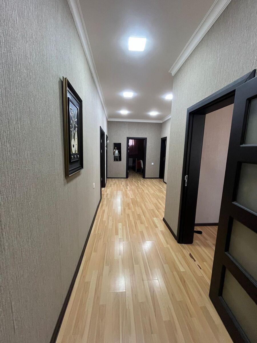 Satılır 4 otaqlı həyət evi/bağ evi 285 m² — Ev, villa, Bakı (7)