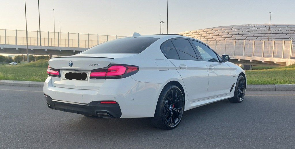 BMW 530e, 2.0 L, 12 kWh, 2023 il, 32 000 km — Avtomobillər, Bakı (9)