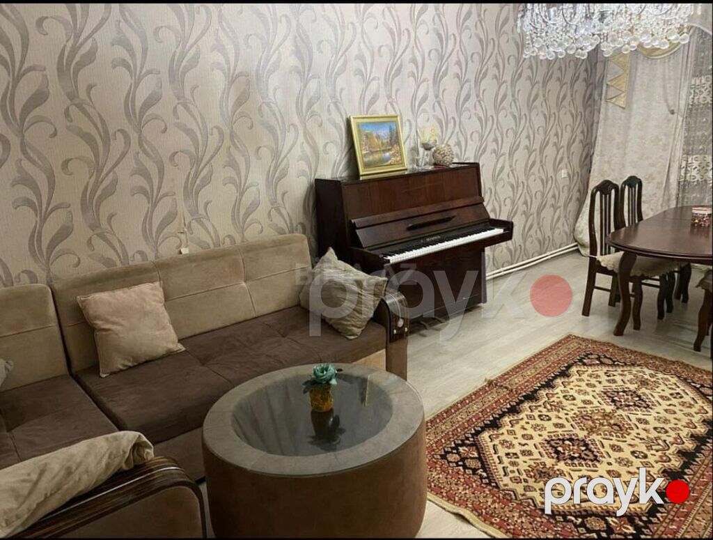 5otaqlı mənzil – insacllar metrosunun yanl 3 mertebeli heyet evin — Daşınmaz əmlak, Bakı (3)