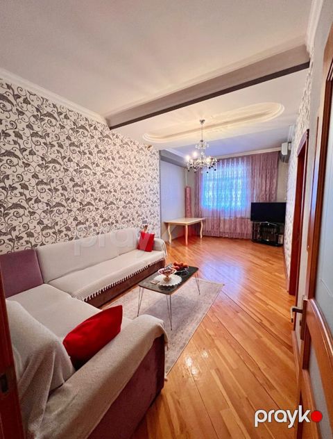 Satılır 3 otaqlı köhnə tikili 80 m²