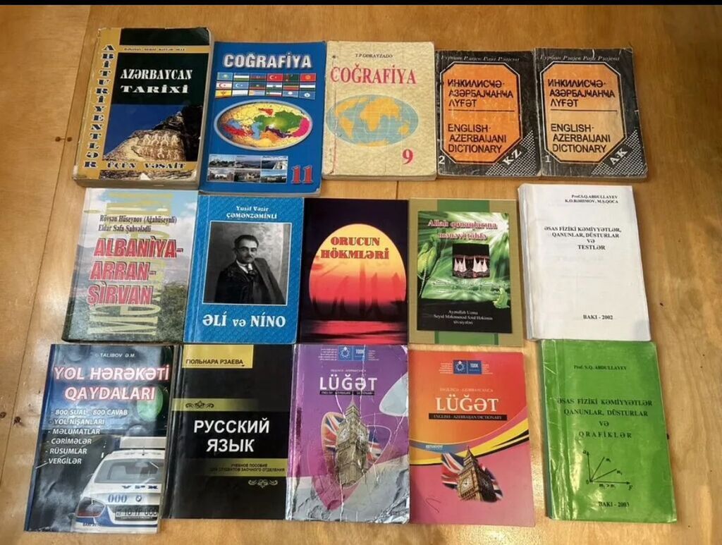 Müxtəlif fənlər və dillər üzrə kitab və lüğətlər toplusu