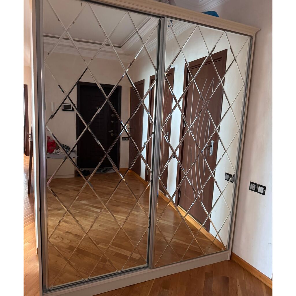 Dehliz dolabi satilir 300 azn.Hunrluk 2.25, eni 1.80 satilir 350 m — Mebel, Qobu