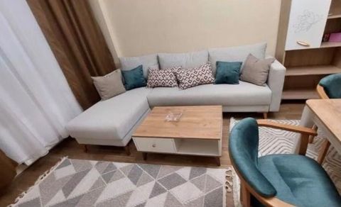 Skandinaviya tipli künc divan. Satılır 550 azn. Texmini 220*240