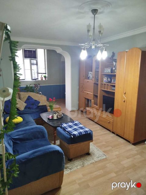 Satılır 3 otaqlı köhnə tikili 60 m²