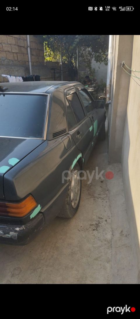 Mercedes-Benz 190 (W201): 1.8 l | 1990 il Sedan
