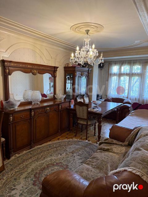 Satılır 4 otaqlı köhnə tikili 85 m²