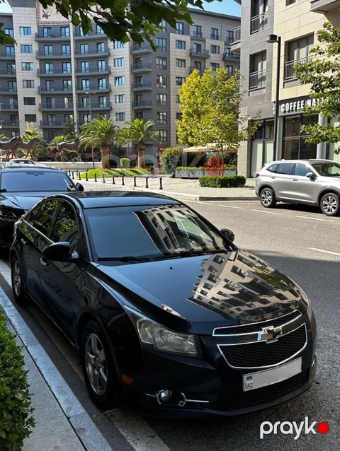 Chevrolet Cruze sedan – şəhər və magistral üçün komfortlu və etibarlı