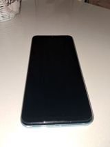 Itel smartfon - Rəng: mavi gövdə - Ekran: tam ekran, nazik çərçivələr — Itel