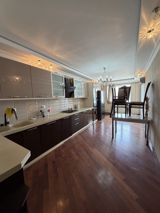 İcarəyə verilir 3 otaqlı yeni tikili 150 m² — Qalib