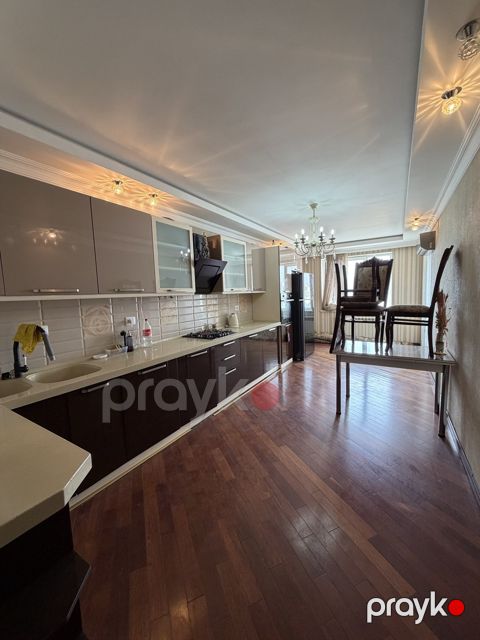 İcarəyə verilir 3 otaqlı yeni tikili 150 m²