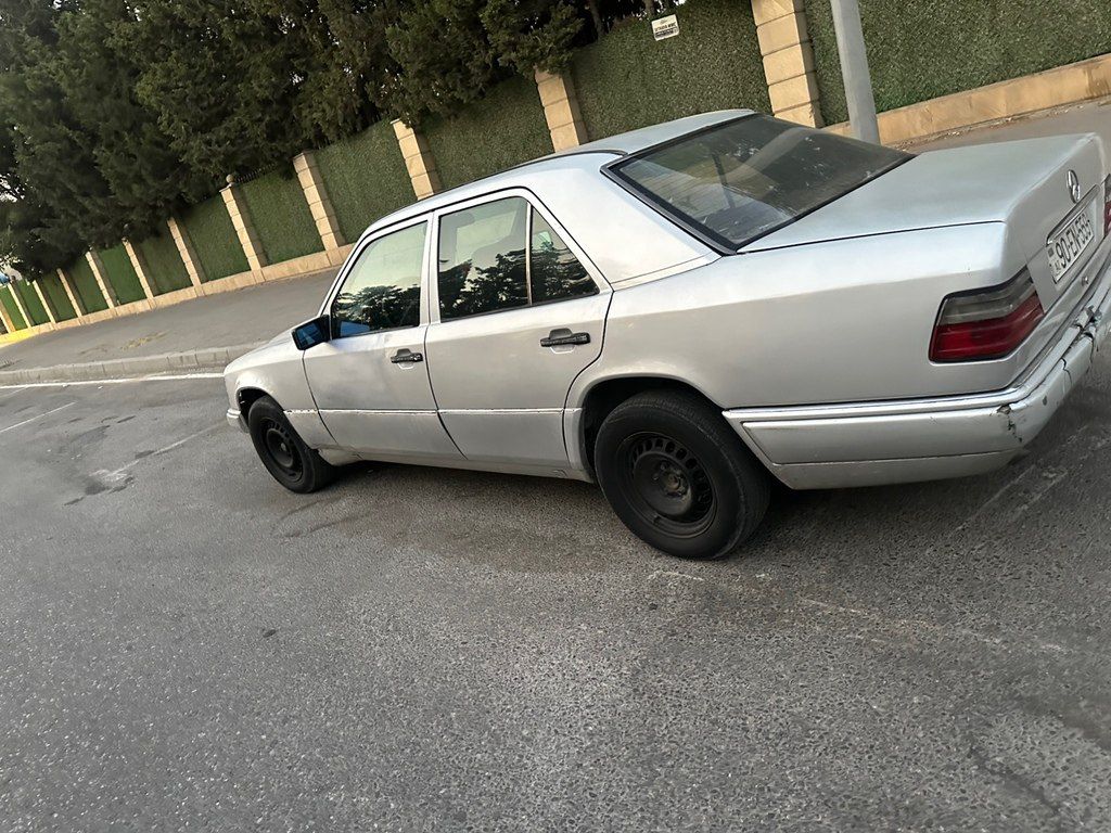 Mercedes E 200, 2.0 L, 1993 il, 855 777 km — Avtomobillər, Bakı (3)