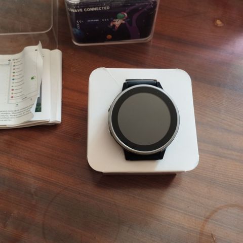 Wonlex CT06 Black uşaq smart saatı Xüsusiyyətlər: - Dairəvi sensor