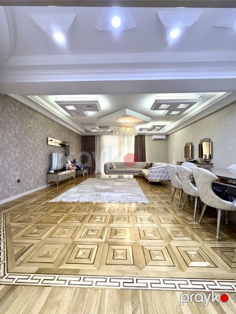 Satılır 4 otaqlı yeni tikili 230 m²
