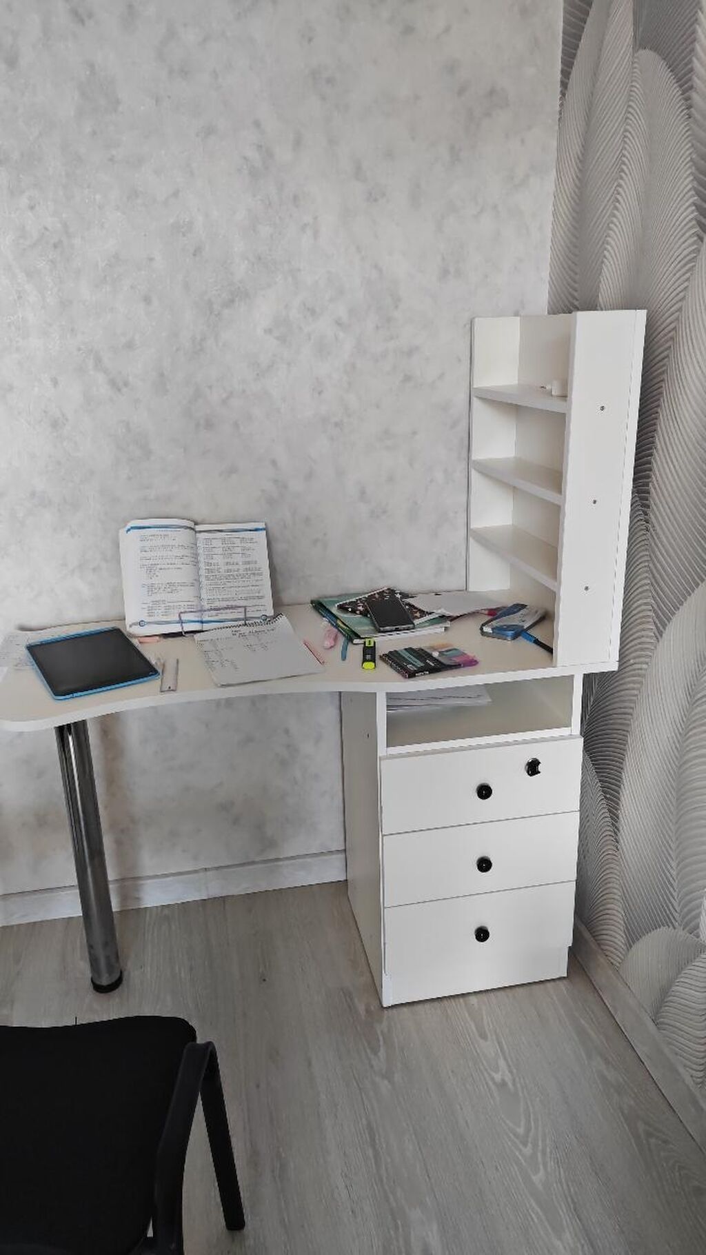 Masa satılır 80 azn.Ünvan:Yeni Günəşli/8681V'svnc — Mebel, Bakı